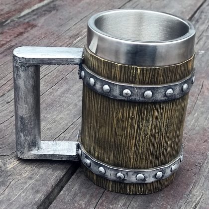 Rustic Vintage Faux Wood Barrel Beer Mug with Metal Hoops & Rivets, 600ml Stainless Steel Lined Pint Glass - Heavy Duty Bar Cup for Home, Pub & Parties